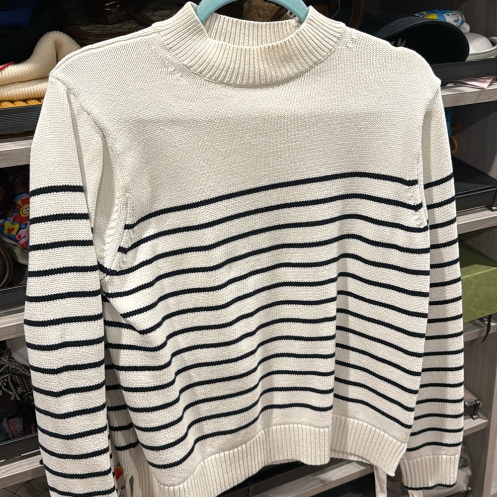 Uniqlo sweater